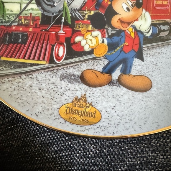 40th Anniversary Disneyland Collector's Plate with Mickey Mouse - Picture 2 of 4